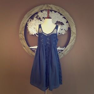 🆕 NWT A&F Embroidered Floral Dress